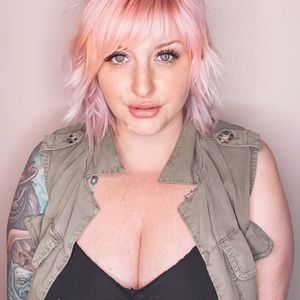 Meet your Posher, Talia